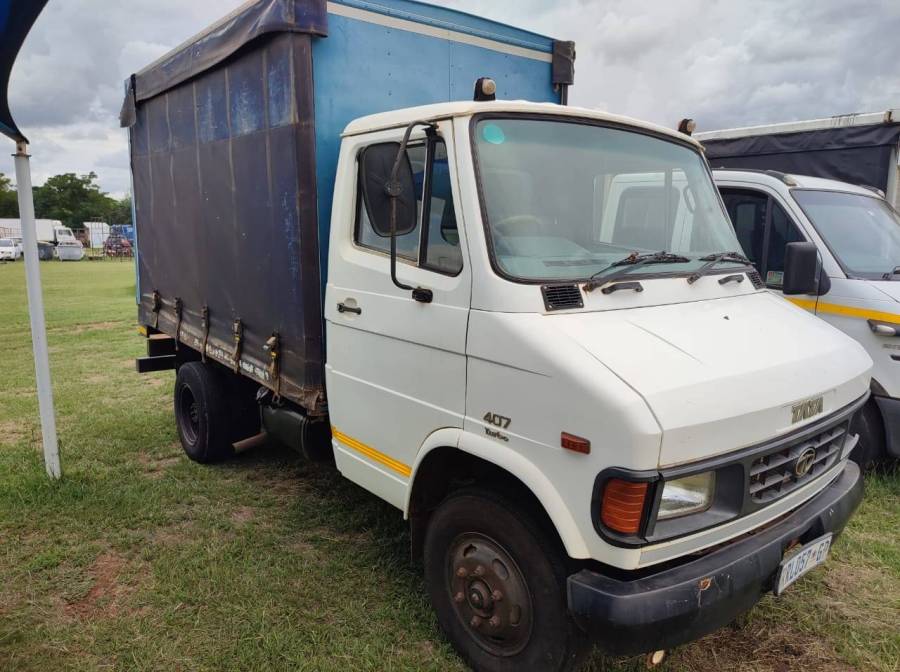 Tata, 407T 2.5 Ton, 4x2 Drive, Curtain Side Truck, Used