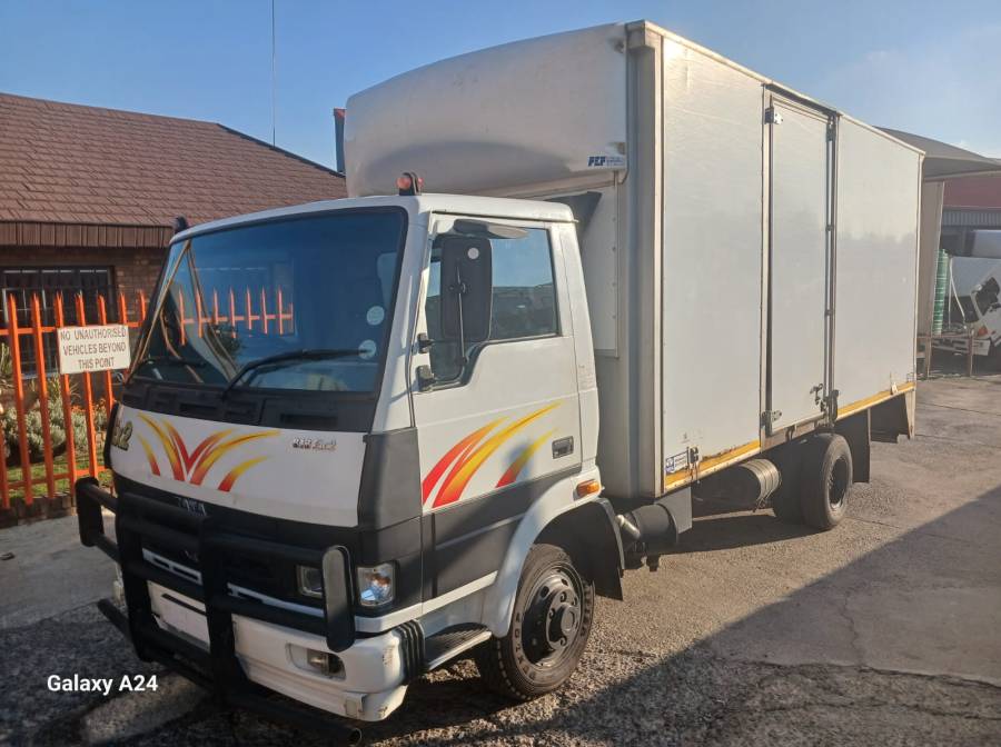 Tata, 813, 4x2 Drive, Volume Van Truck, Used, 2018