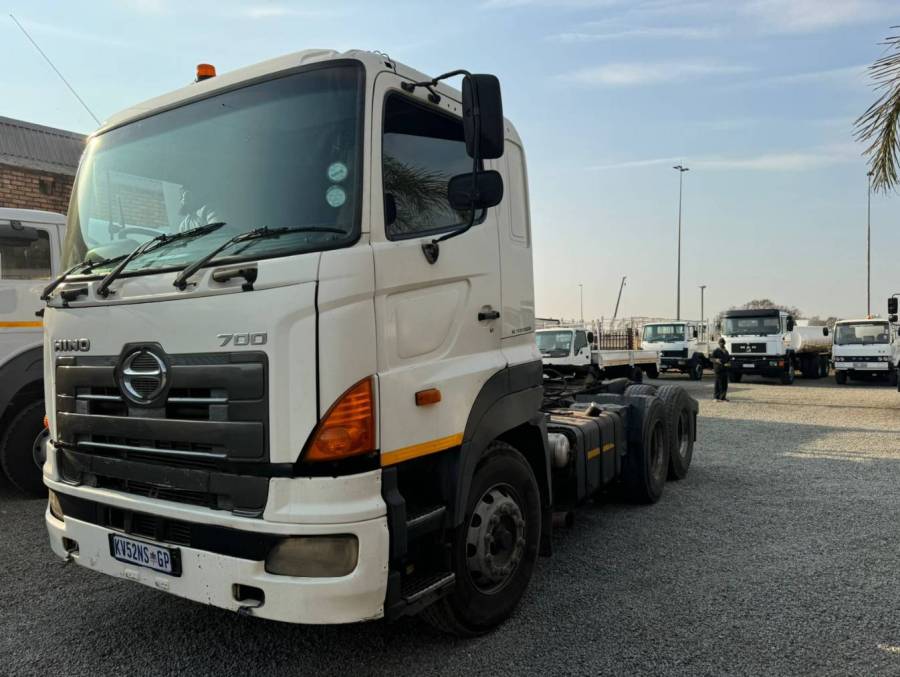 Hino, 700 Double Diff , 6x4 Drive, Truck Tractor, Used, 2008