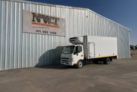 Hino, 300 915, 4x2 Drive, Refrigerated Truck, Used, 2015