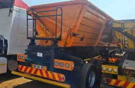 Leader Bodies,  40 cube , Side Tipper Link Trailer, Used, 2018