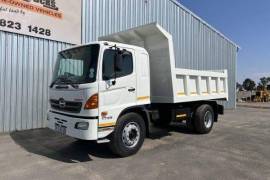 Hino, 500 1726 6 Cube, 4x2 Drive, Tipper Truck, Used, 2014